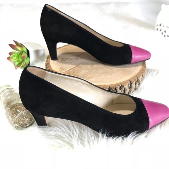 Authentic ST. JOHN Black Color Block Heel - Picture 2 of 8